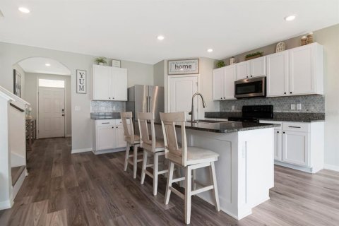 Villa ou maison à vendre à Zephyrhills, Floride: 5 chambres, 242.01 m2 № 2287307 - photo 6