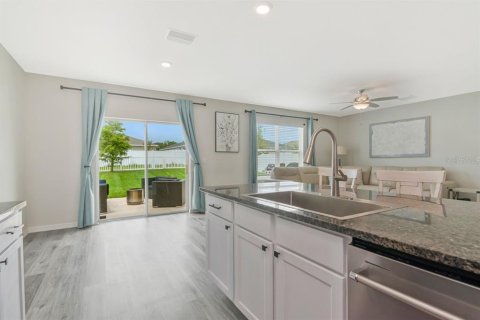 Villa ou maison à vendre à Zephyrhills, Floride: 5 chambres, 242.01 m2 № 2287307 - photo 8