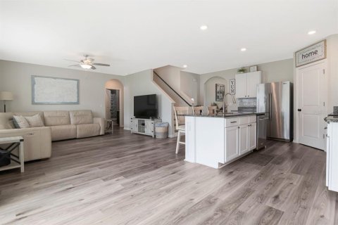 Villa ou maison à vendre à Zephyrhills, Floride: 5 chambres, 242.01 m2 № 2287307 - photo 9