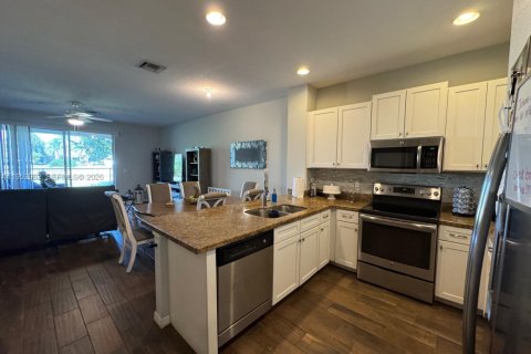 Townhouse in West Palm Beach, Florida 3 bedrooms, 146.6 sq.m. № 2008833 - photo 7