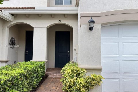 Townhouse in West Palm Beach, Florida 3 bedrooms, 146.6 sq.m. № 2008833 - photo 4