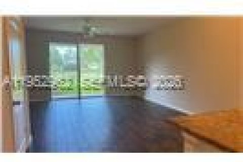 Townhouse in West Palm Beach, Florida 3 bedrooms, 146.6 sq.m. № 2008833 - photo 9