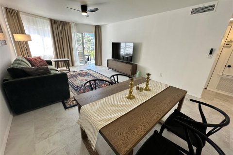 Condominio en alquiler en Sarasota, Florida, 1 dormitorio, 72.46 m2 № 1634974 - foto 12