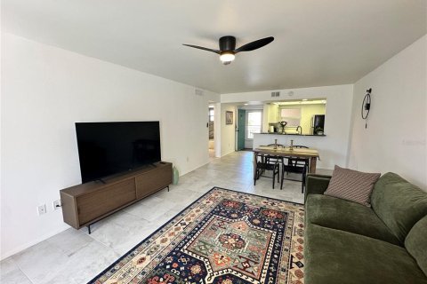 Condominio en alquiler en Sarasota, Florida, 1 dormitorio, 72.46 m2 № 1634974 - foto 13
