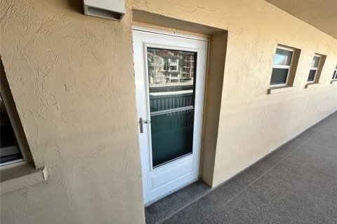 Condominio en alquiler en Sarasota, Florida, 1 dormitorio, 72.46 m2 № 1634974 - foto 3