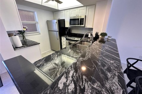 Condominio en alquiler en Sarasota, Florida, 1 dormitorio, 72.46 m2 № 1634974 - foto 5