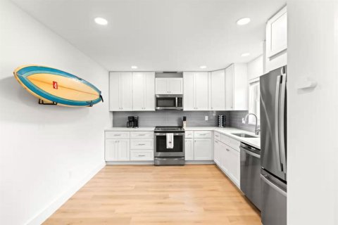 Townhouse in Riviera Beach, Florida 3 bedrooms, 134.15 sq.m. № 2263759 - photo 6