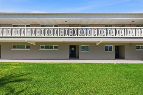Condo in Clearwater, Florida, 2 bedrooms № 2226854 - photo 2