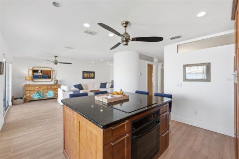 Condo in Clearwater, Florida, 2 bedrooms № 2226854 - photo 11