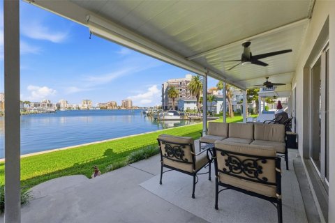 Condo in Clearwater, Florida, 2 bedrooms № 2226854