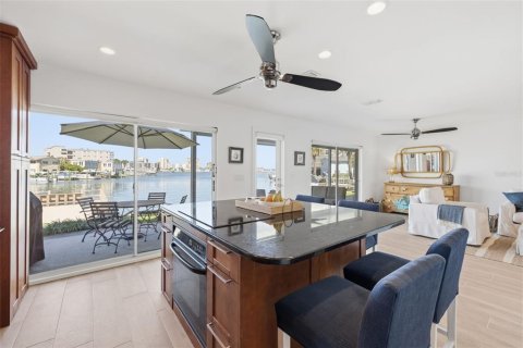 Condo in Clearwater, Florida, 2 bedrooms № 2226854 - photo 4