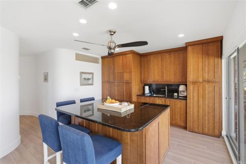 Condo in Clearwater, Florida, 2 bedrooms № 2226854 - photo 9