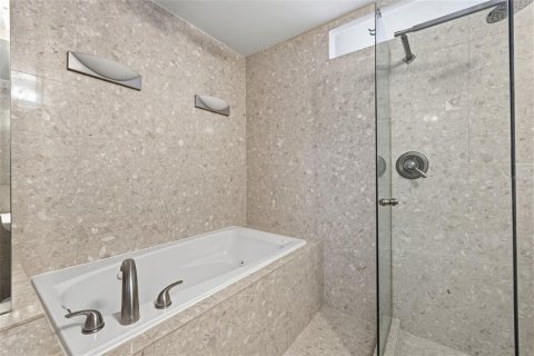 Condo in Clearwater, Florida, 2 bedrooms № 2226854 - photo 17