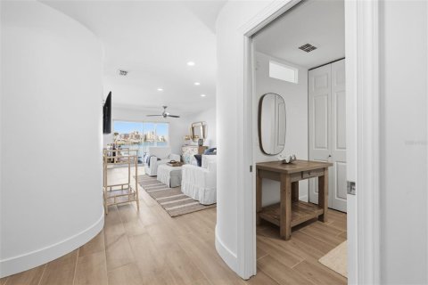 Condo in Clearwater, Florida, 2 bedrooms № 2226854 - photo 6