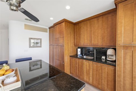 Condo in Clearwater, Florida, 2 bedrooms № 2226854 - photo 12