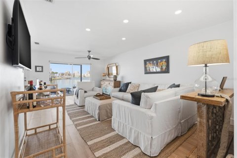 Condo in Clearwater, Florida, 2 bedrooms № 2226854 - photo 3