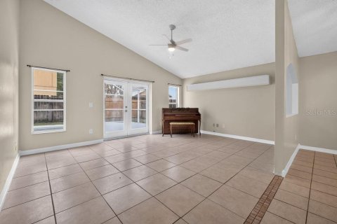 Villa ou maison à vendre à Apopka, Floride: 4 chambres, 141.95 m2 № 2267465 - photo 5