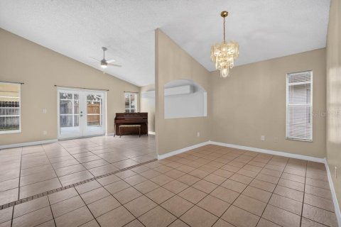 Villa ou maison à vendre à Apopka, Floride: 4 chambres, 141.95 m2 № 2267465 - photo 4
