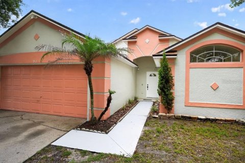 House in Apopka, Florida 4 bedrooms, 141.95 sq.m. № 2267465