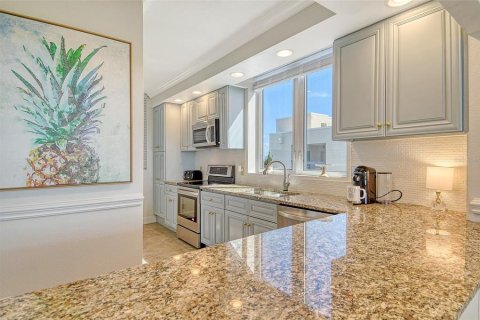 Condo in Longboat Key, Florida, 2 bedrooms  № 1893892 - photo 9