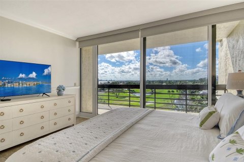 Condo in Longboat Key, Florida, 2 bedrooms  № 1893892 - photo 22