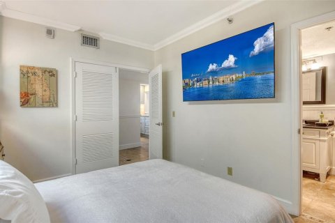 Condo in Longboat Key, Florida, 2 bedrooms  № 1893892 - photo 29