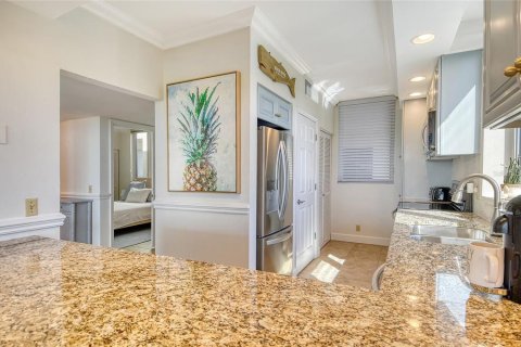 Condo in Longboat Key, Florida, 2 bedrooms  № 1893892 - photo 10