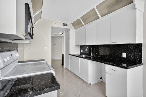 Copropriété à vendre à Aventura, Floride: 2 chambres, 124.49 m2 № 1839697 - photo 10