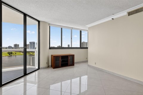 Copropriété à vendre à Aventura, Floride: 2 chambres, 124.49 m2 № 1839697 - photo 7