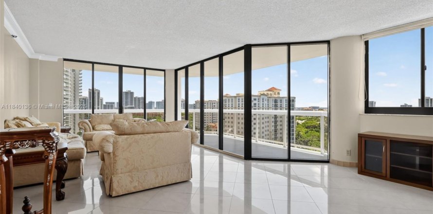 Condo à Aventura, Floride, 2 chambres  № 1839697