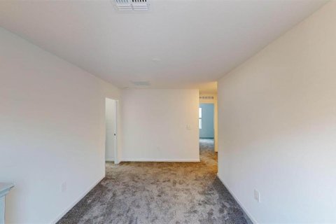 House in Davenport, Florida 6 bedrooms, 190.91 sq.m. № 1757906 - photo 15