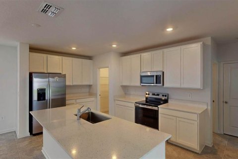 House in Davenport, Florida 6 bedrooms, 190.91 sq.m. № 1757906 - photo 6