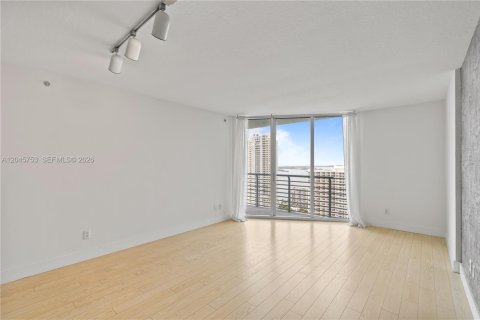 Купить кондоминиум в Майами, Флорида 1 спальня, 80.64м2, № 2145895 - фото 12