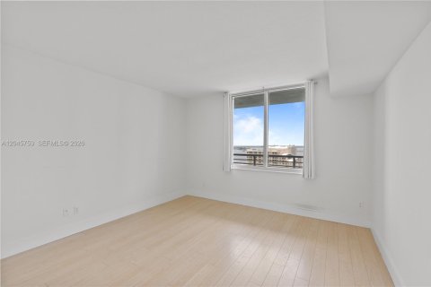 Купить кондоминиум в Майами, Флорида 1 спальня, 80.64м2, № 2145895 - фото 20
