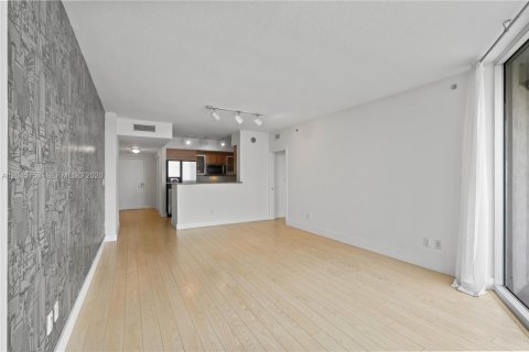 Купить кондоминиум в Майами, Флорида 1 спальня, 80.64м2, № 2145895 - фото 8