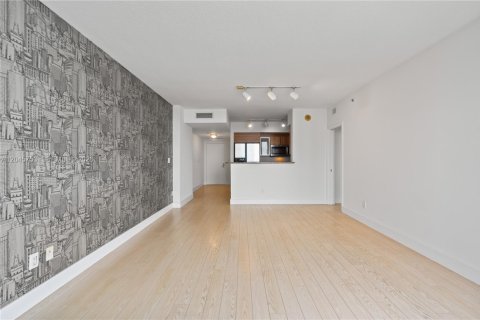 Купить кондоминиум в Майами, Флорида 1 спальня, 80.64м2, № 2145895 - фото 10