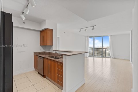 Купить кондоминиум в Майами, Флорида 1 спальня, 80.64м2, № 2145895 - фото 3