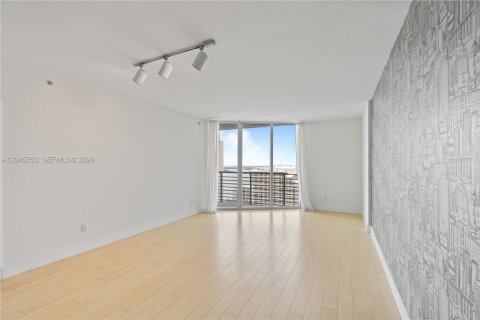 Купить кондоминиум в Майами, Флорида 1 спальня, 80.64м2, № 2145895 - фото 4