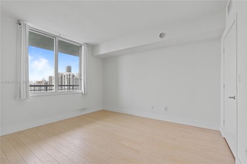 Купить кондоминиум в Майами, Флорида 1 спальня, 80.64м2, № 2145895 - фото 22
