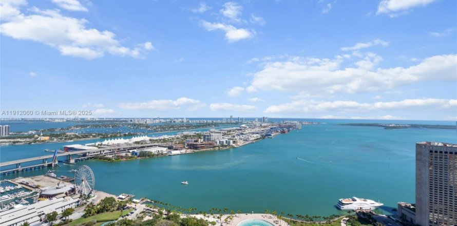 Condo à Miami, Floride, 2 chambres № 1968947