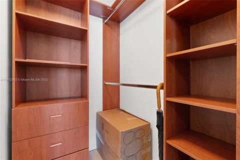 Copropriété à vendre à Miami, Floride: 2 chambres, 126.07 m2 № 1968947 - photo 29