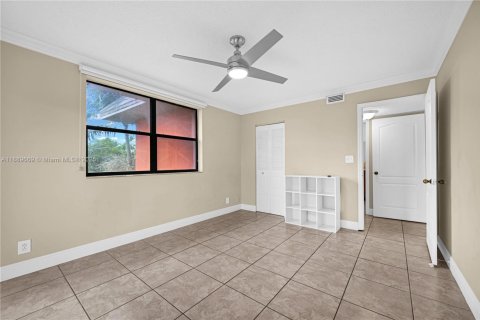 Снять в аренду кондоминиум в Дорал, Флорида 2 спальни, 92.16м2, № 1938825 - фото 24
