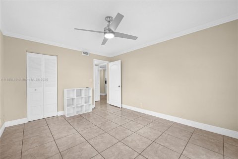 Снять в аренду кондоминиум в Дорал, Флорида 2 спальни, 92.16м2, № 1938825 - фото 23