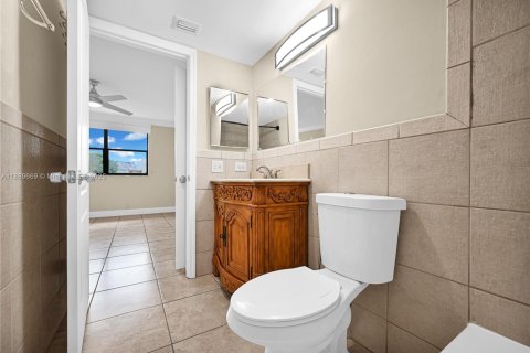 Снять в аренду кондоминиум в Дорал, Флорида 2 спальни, 92.16м2, № 1938825 - фото 7
