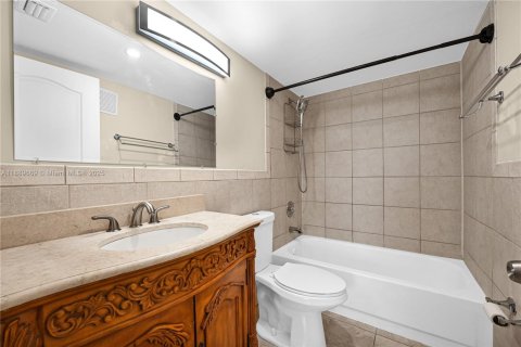 Снять в аренду кондоминиум в Дорал, Флорида 2 спальни, 92.16м2, № 1938825 - фото 5