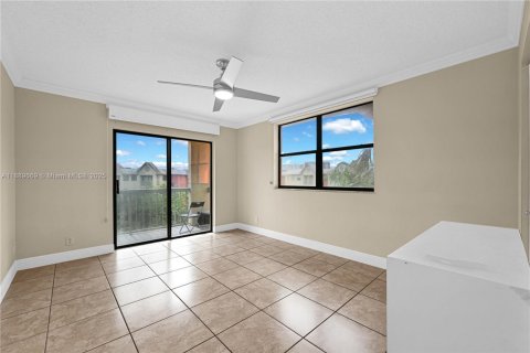 Снять в аренду кондоминиум в Дорал, Флорида 2 спальни, 92.16м2, № 1938825 - фото 20