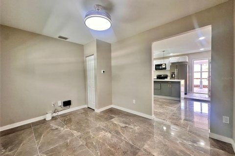 Villa ou maison à vendre à Tampa, Floride: 4 chambres, 150.5 m2 № 2313032 - photo 3