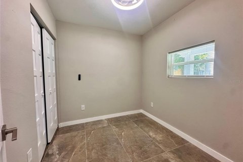 Villa ou maison à vendre à Tampa, Floride: 4 chambres, 150.5 m2 № 2313032 - photo 4