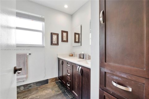Adosado en venta en Pembroke Pines, Florida, 3 dormitorios, 140.75 m2 № 1891734 - foto 12