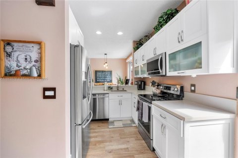 Adosado en venta en Pembroke Pines, Florida, 3 dormitorios, 140.75 m2 № 1891734 - foto 5